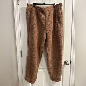 NWT Skims Teddy Bear Tan Joggers